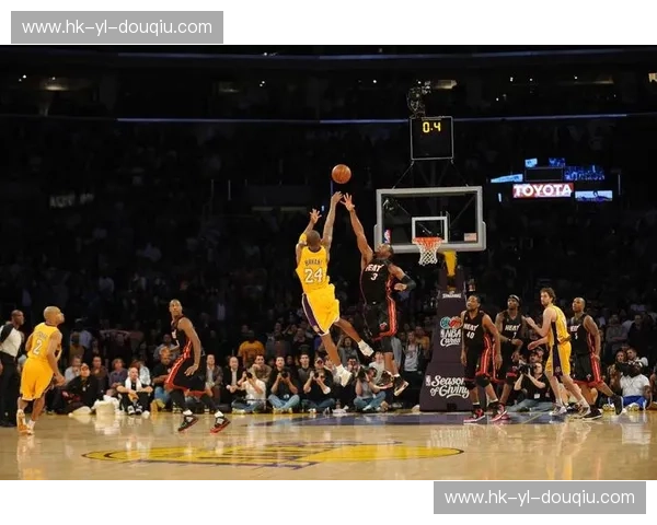 洛城风云再起:2002年火箭与湖人的史诗对决,一个时代的绝唱 洛城风云再起:2002年火箭与湖人的史诗对决,一个时代的绝唱